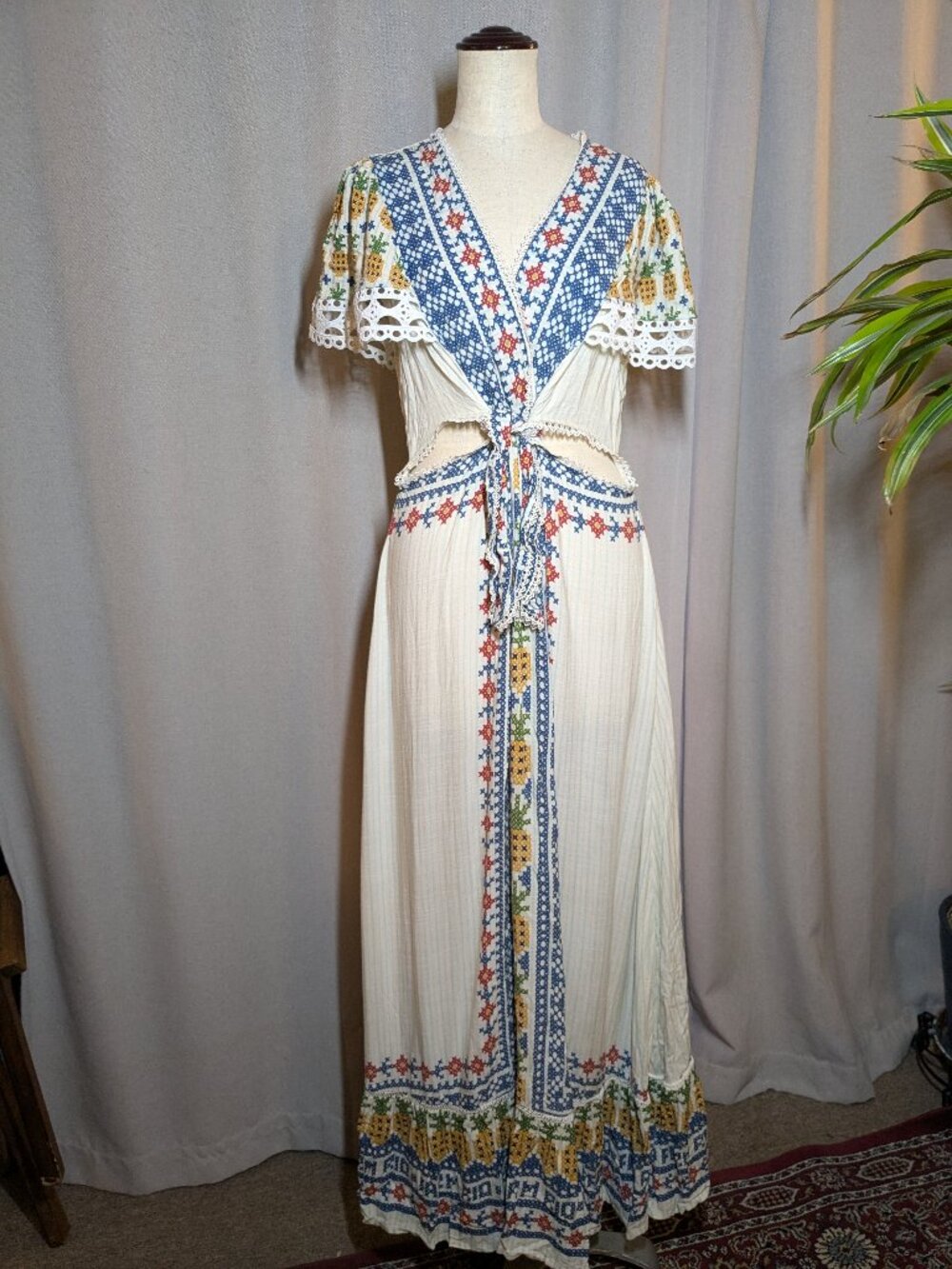 FARM Rio Maxi Dress White Floral Blue Tropical Cut Outs Sleeves Size XL - Picture 4 of 15